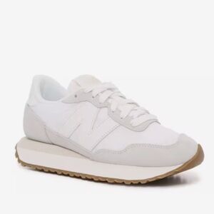 New Balance Women's 237 Sneakers in White and Tan Sz 8.5